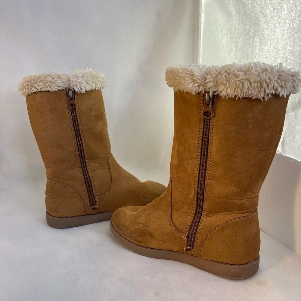 Cat & Jack Tan Suede Boots with Fur Lining for girls Size 1